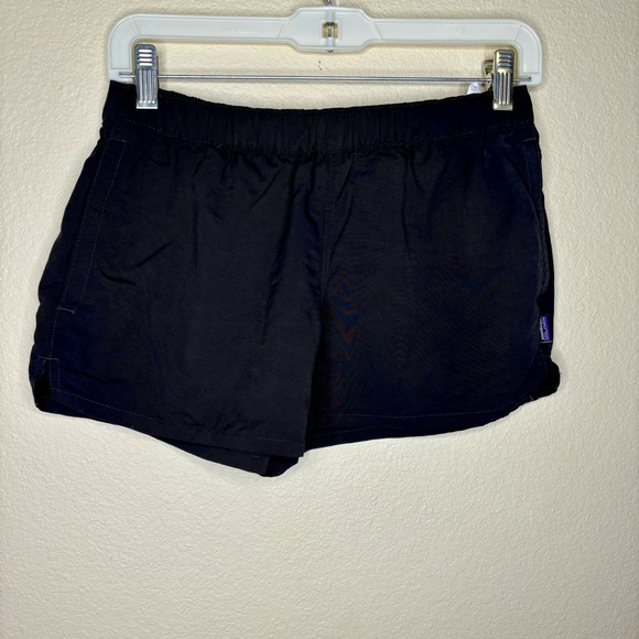 Patagonia Black Elastic Waist Shorts Size Medium - Picture 2 of 6